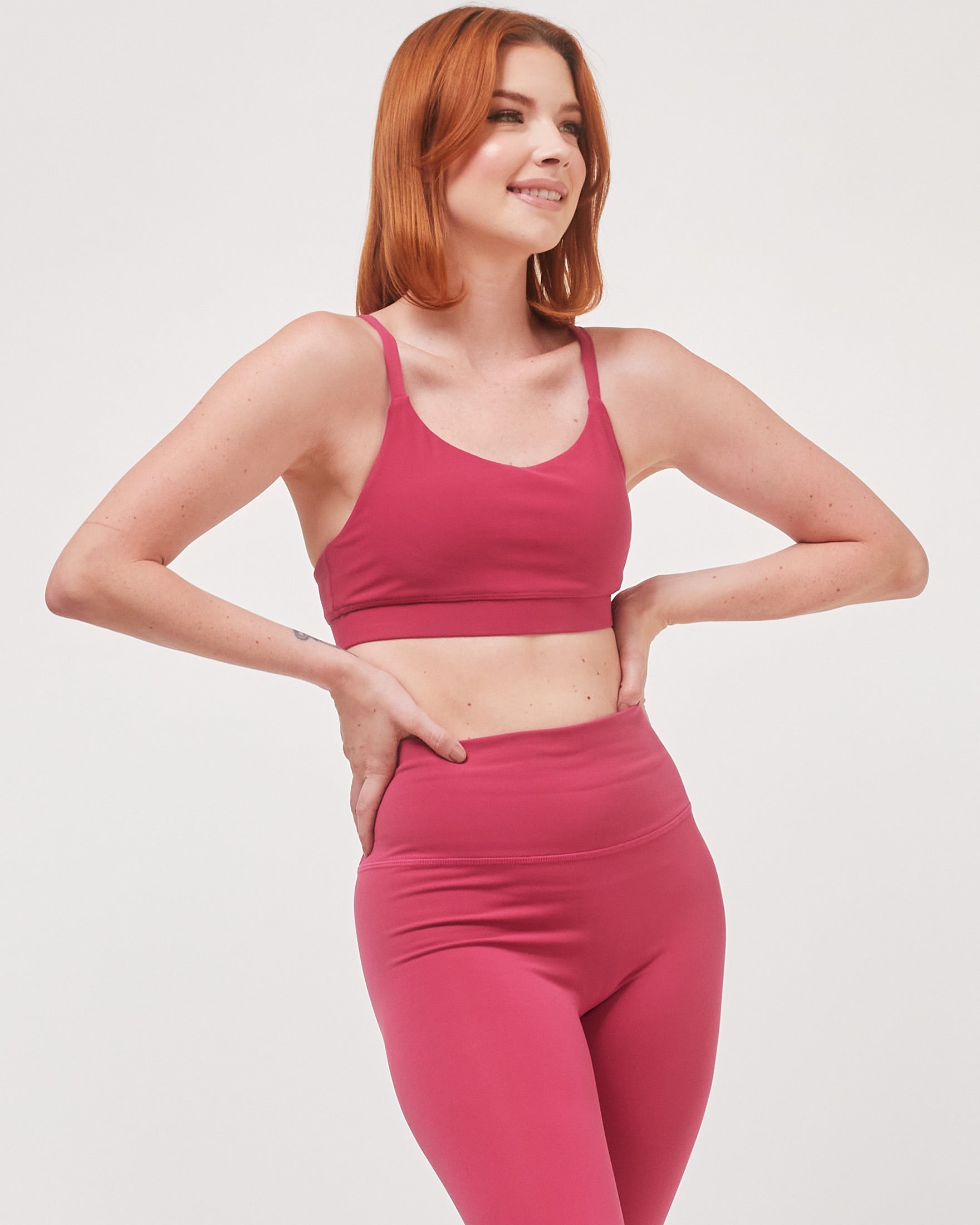 seamless compression cross back workout sports bra gym crop top fuschia
