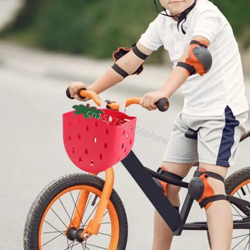 lightweight detachable front handlebar bike basket hanging off steering column bars