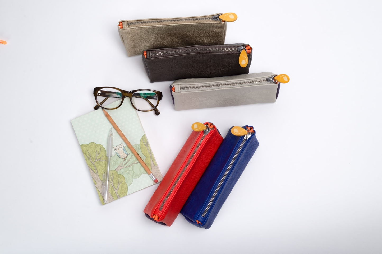 travel cosmetic organizer pouch with heavy duty metal zip closure coral